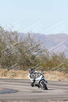 media/Dec-01-2025-Moto Forza (Mon) [[2daa91e15f]]/3-Beginner Group/Session 3 (Turn 3)/